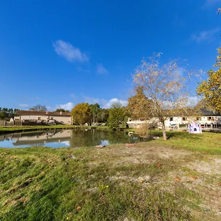 La Grange בית נופש Guizengeard